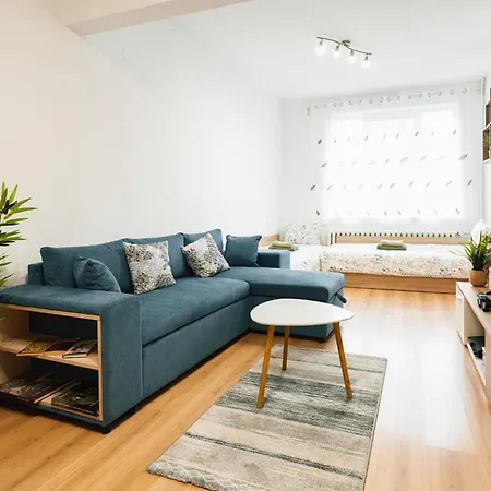 Apartment -games & Ps3- 15 Min To Nevsky Chathedral *